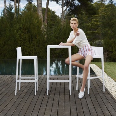 Spritz Set 2 Taburetes + Mesa Alta