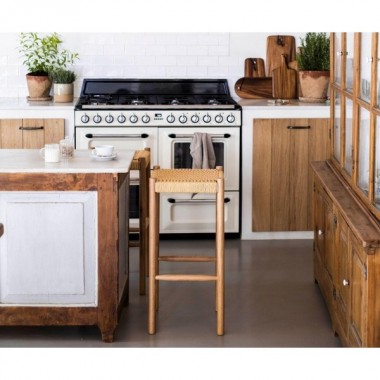 Cosmopolitan Taburete