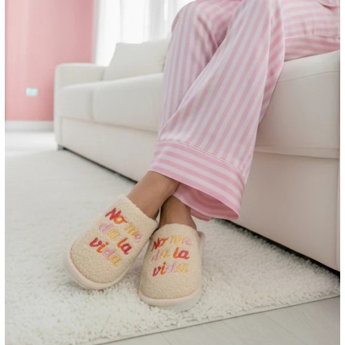 Zapatillas “No me da la vida” Beige